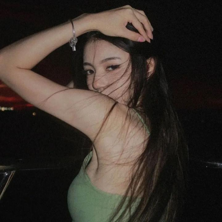 威风凛凛的她$你的深情我不配